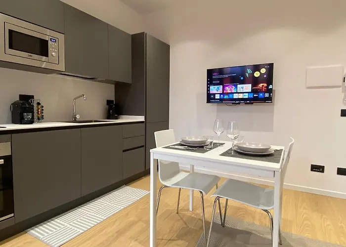 Brand New - Bilocale Porta Romana Daire