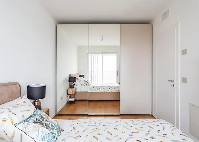 Daire The Luxe Naviglio - 5 Min From Metro M4 Frattini *