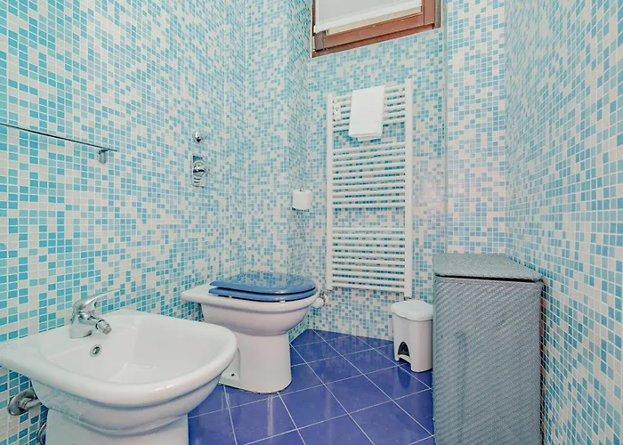 Stylish Near Duomo, Near Metro, Balcony Milão