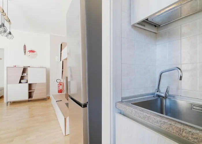 Апартаменты Guesthost - Stylish Flat In Navigli District Милан