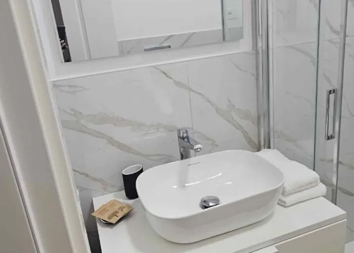 Comfort Place Buzzi Sempione Mico Life Apartment *