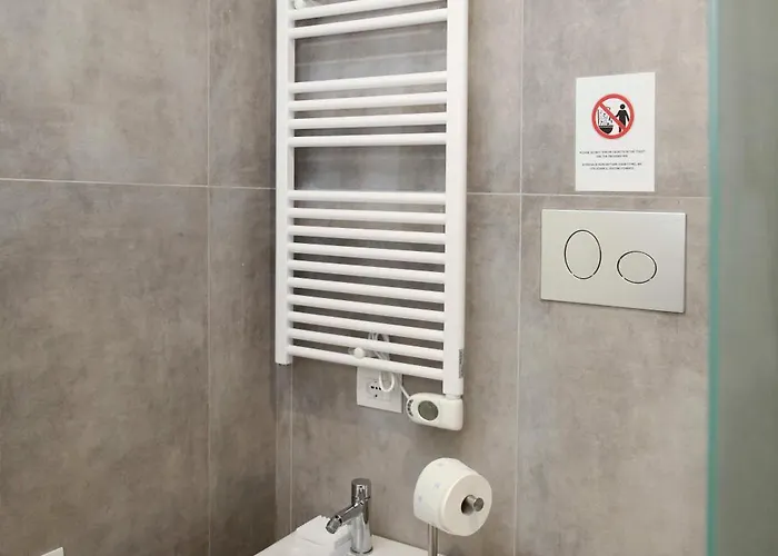 Elegante E Luminoso In Zona Navigli Apartment *