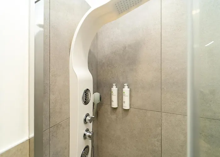 Cozy With Wifi And Ac & Parking Mailand