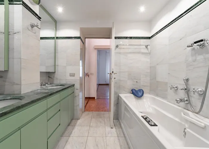 公寓 4 Min From Porta Genova Station With Whirlpool