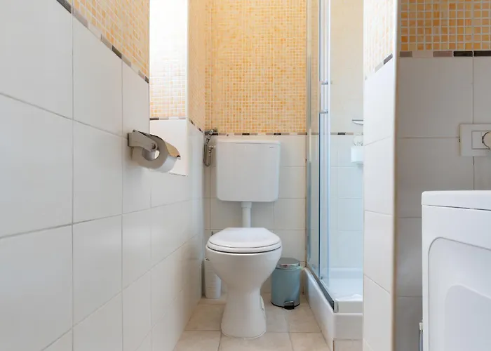 Youth M2 Abbiategrasso Assago Tram 15 Duomo アパート ミラノ