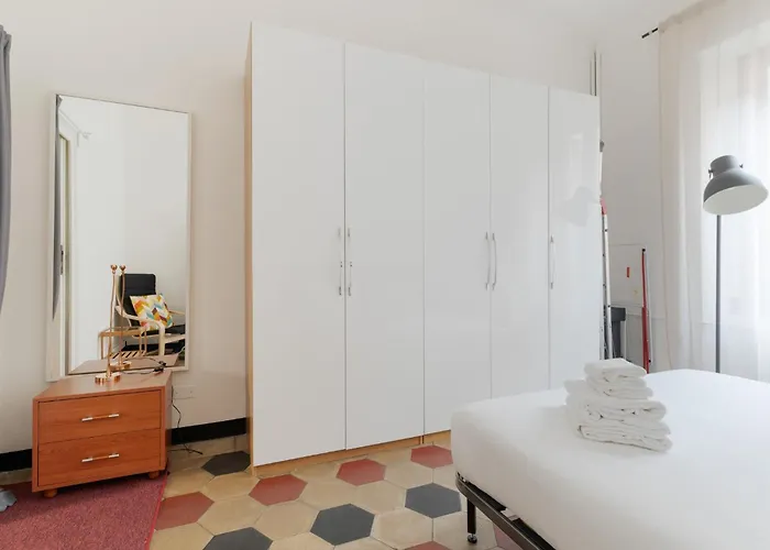 Guesthost - Porta Romana Lovely アパート