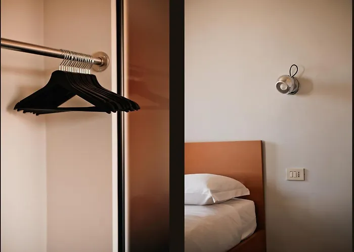 Just Urban Stays - Chic Retro 1Br Apartment -10 Min By Tram To Duomo * Милан