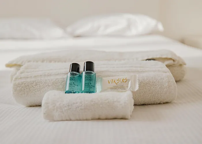 Isola - 2 Bedrooms - Free Parking