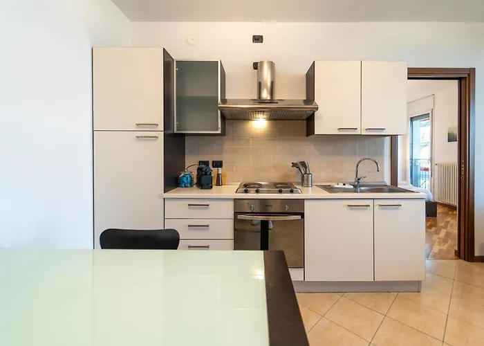 Moderno Con Garage, Wi-fi, Aria Condizionata E Terrazzo 아파트