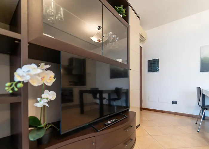 Moderno Con Garage, Wi-fi, Aria Condizionata E Terrazzo 밀라노