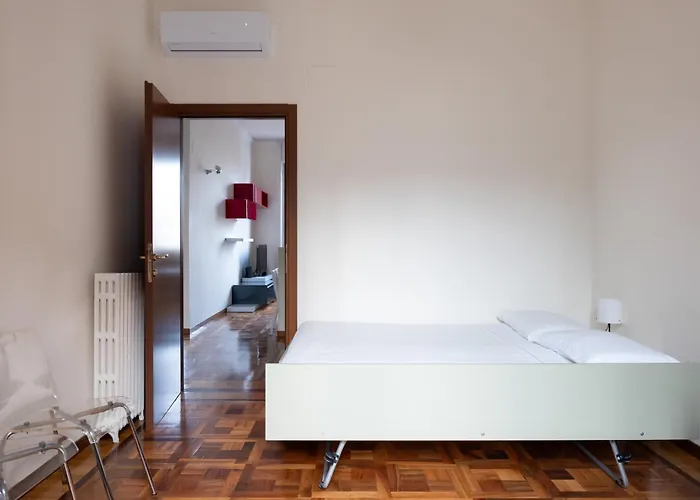 Lägenhet Luminoso Trilocale Piano Alto Vicino All' Arco Della Pace *