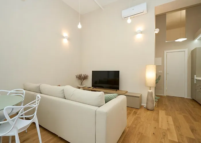 Atmosphere House 15 Minutes Walk From Duomo Apartment