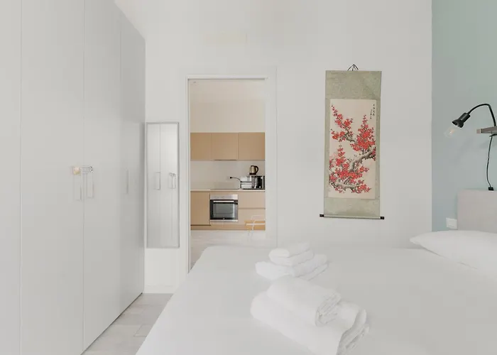 Guesthost - Lovely In Maggiolina *