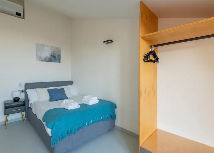 Luxury Elegant Penthouse 3 Bedrooms, 2 Bathrooms Milan