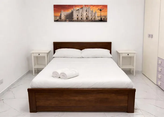 Bed & Garage In *
