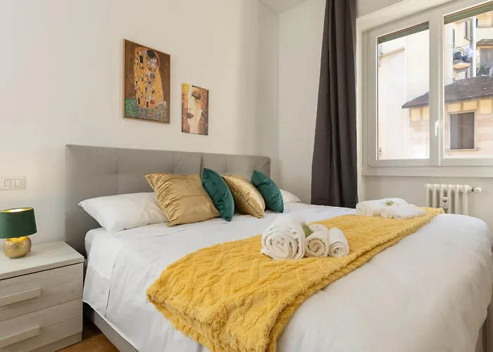 Artstay - Near Metro, Train Station, Isola Mailand