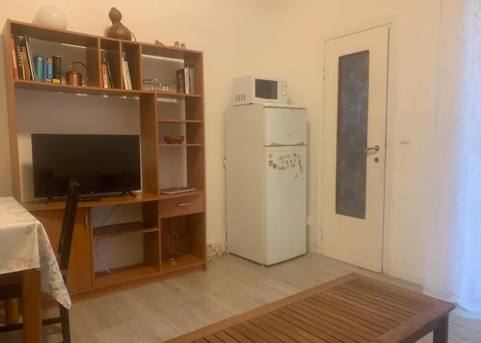 Accogliente Casetta A A Due Passi Dalla Metro Tolstoi