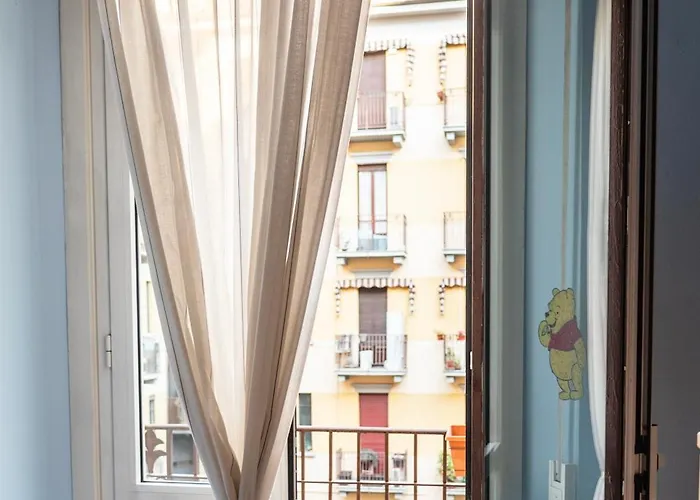 Youhosty - Compagnoni 8 * Милан