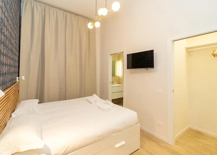 Elegant In The Center With Smarttv Wifi