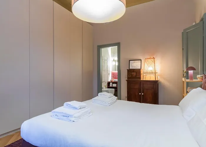 Апартаменты M4 Elegance And Style Near The Metro