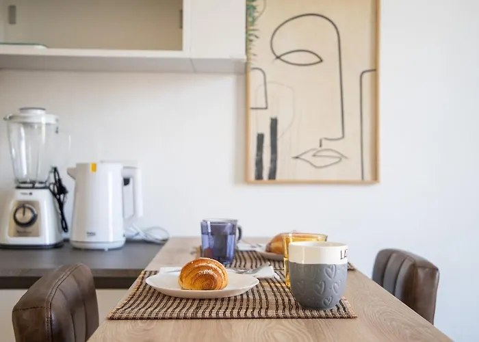 Navigli - Leo Brothers - Tibaldi 14 Milánó