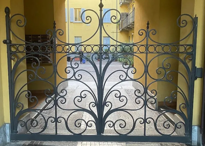 Charm Two-room Bocconi Navigli Darsena Milánó