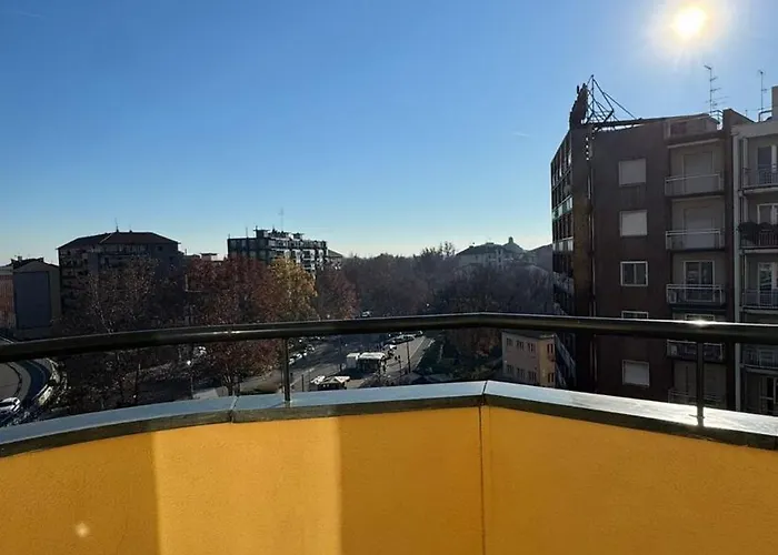 Apartmán Modern And Bright Two-room Above The M3 Metro *