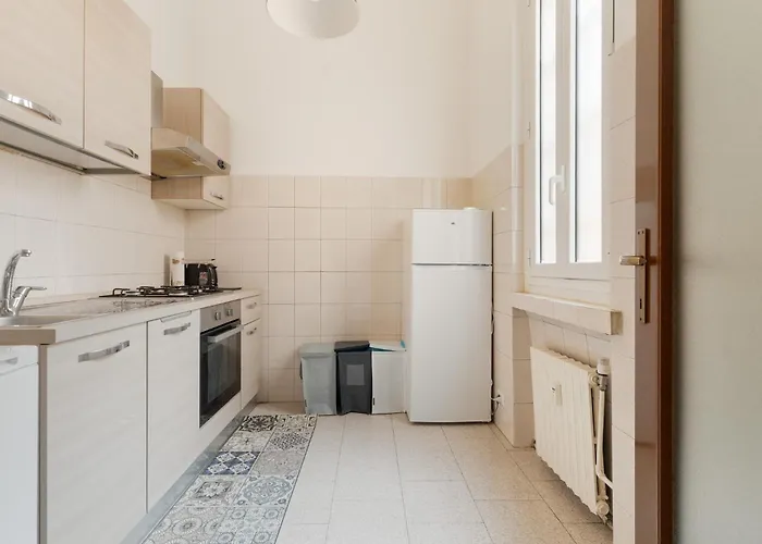 Guesthost - Morazzone Bright And Cozy Design Flat Milan