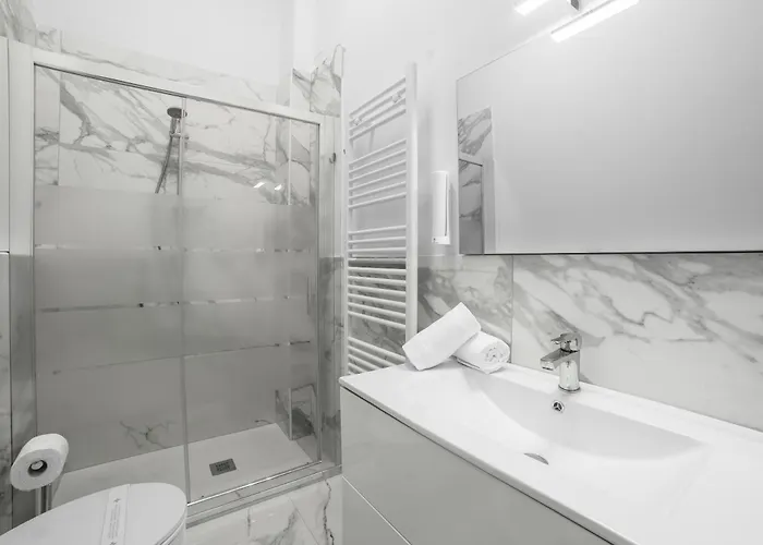 Bright '44' Cosy And Apartament Mediolan