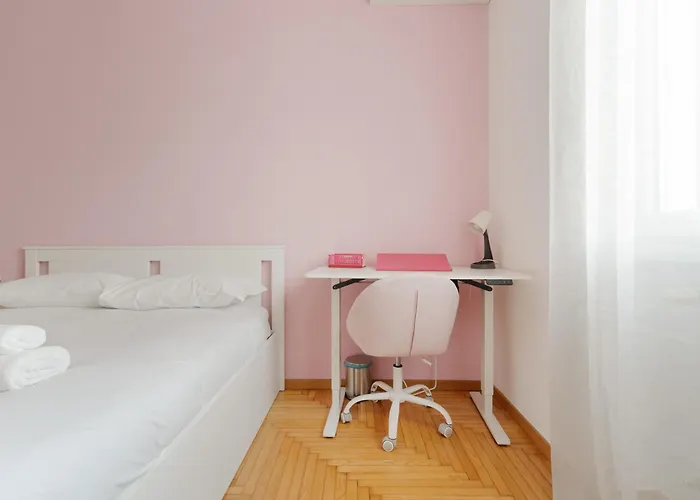 Apartamento Guesthost - Cozy Flat Near Gorla M1 *