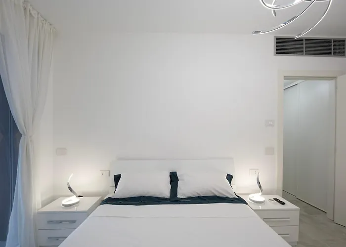Appartement - Nuovo Con Grande Terrazza Privata *