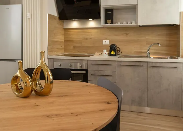 Art - Bocconi Near Train Station, Navigli Apartamento Milão