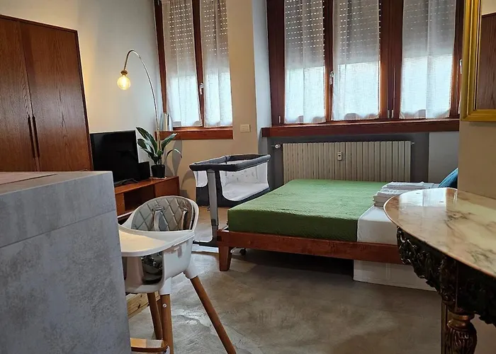 Modern Loft A Few Stops From The Center *