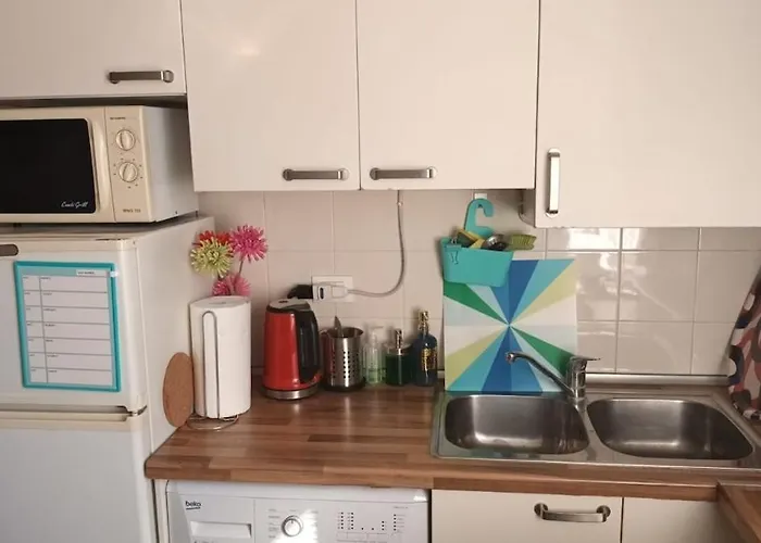 Apartment Mondrian's Flat In - Cadore V Giornate - Metro M4 Dateo