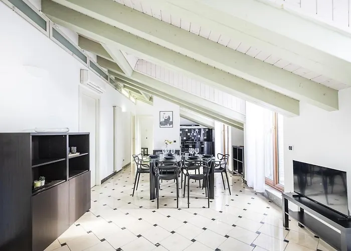 Easylife - - C Italia 68bp5 - P Ticinese Apartmán *