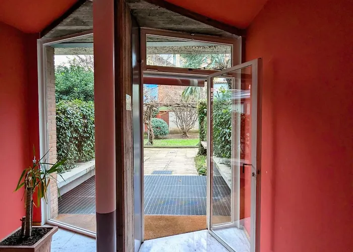 Apartment Casa Altaguardia Porta Romana Metro M3 *