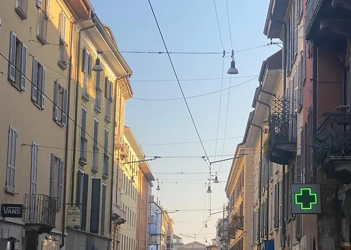 Milan's Secret Courtyard - Historic Center *