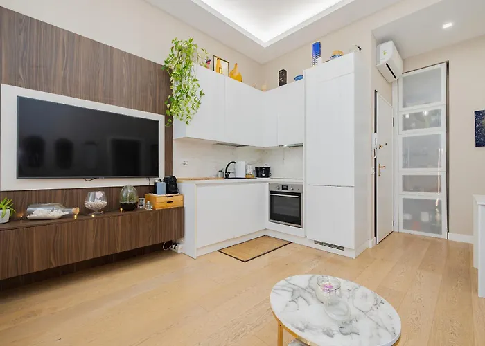 Bnbest Farini Enjoy Isola 4 Pax 公寓