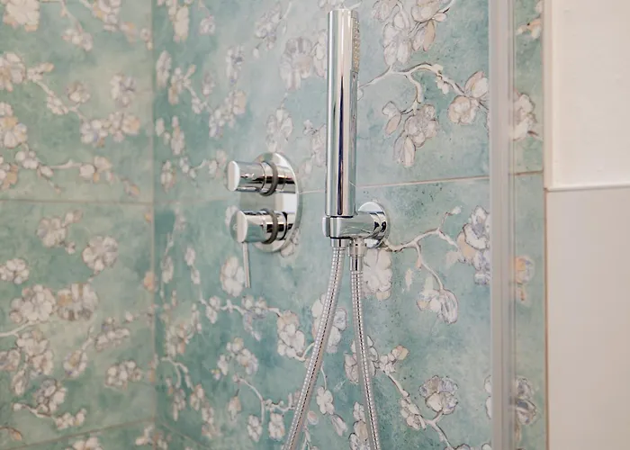 Modern One-bedroom With Terrace - Naviglio Martesana Milan