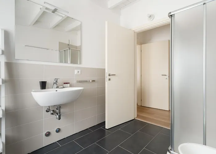 Guesthost - Cozy Porta Vittoria Area Milano