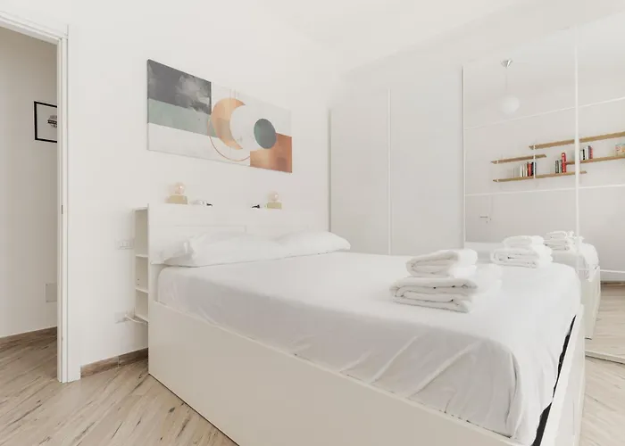 Guesthost - Lovely Flat Near Frattini M4 Апартаменты