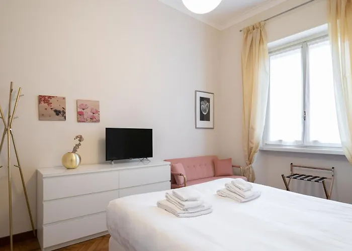 Italianway - Leoncavallo 45 * Milánó