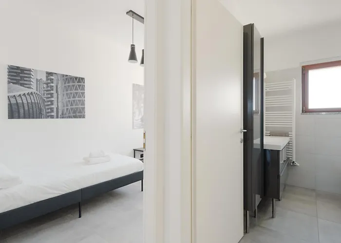 Guesthost - Modern Pirelli Apartment *