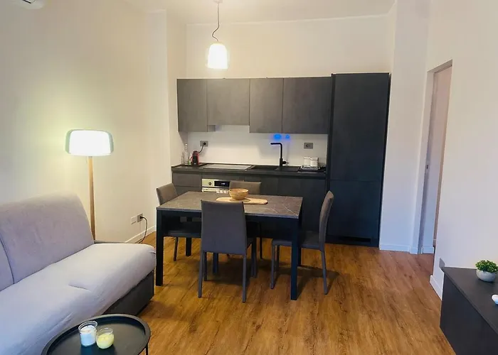 Cassala 45 - Di Design Ristrutturato, 2 Camere, Navigli *