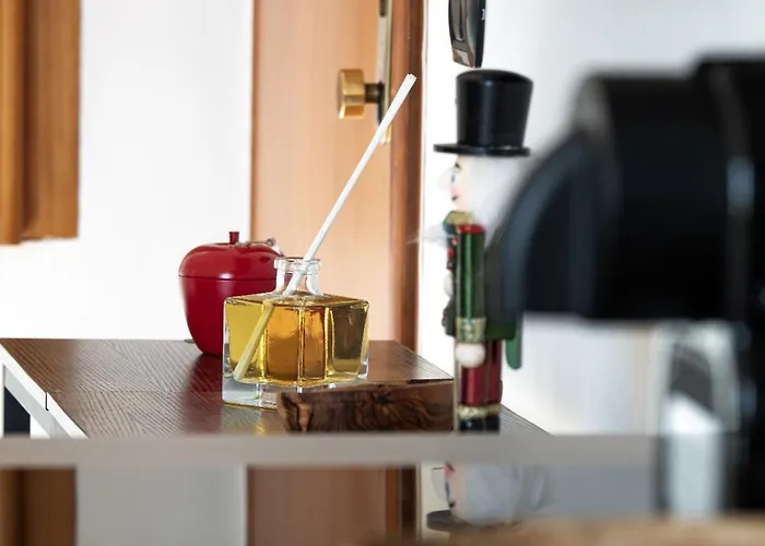 Casa Enea Luxury House - Bocconi Navigli - Private Parking Apartment *