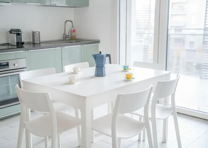 3br With Large Terrace - 800m From San Leonardo M1 ミラノ