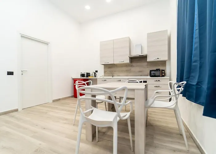 Cozy With Wifi And Ac & Parking Apartment Mailand