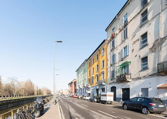 Youth M2 Abbiategrasso Assago Tram 15 Duomo