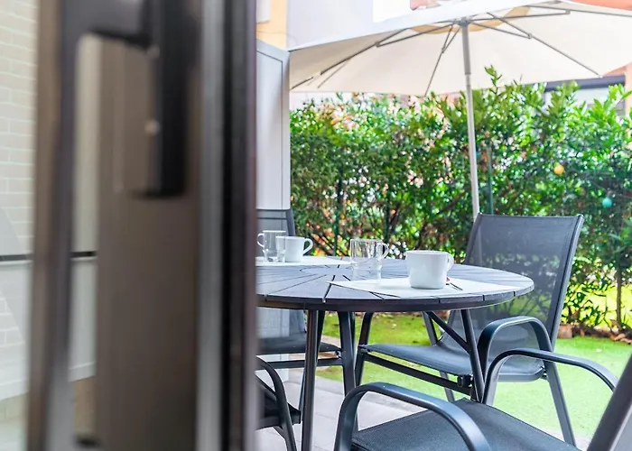 דירה Modern Loft With Projector E Private Garden, Station מילאנו