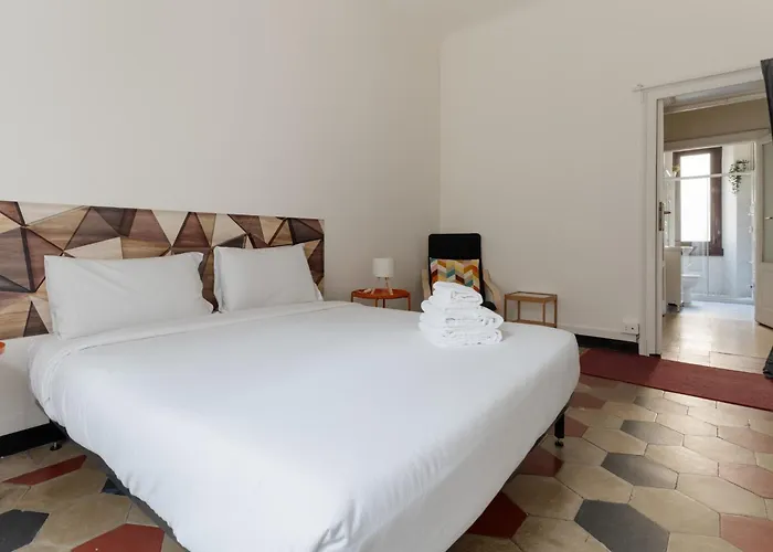 Guesthost - Porta Romana Lovely アパート *